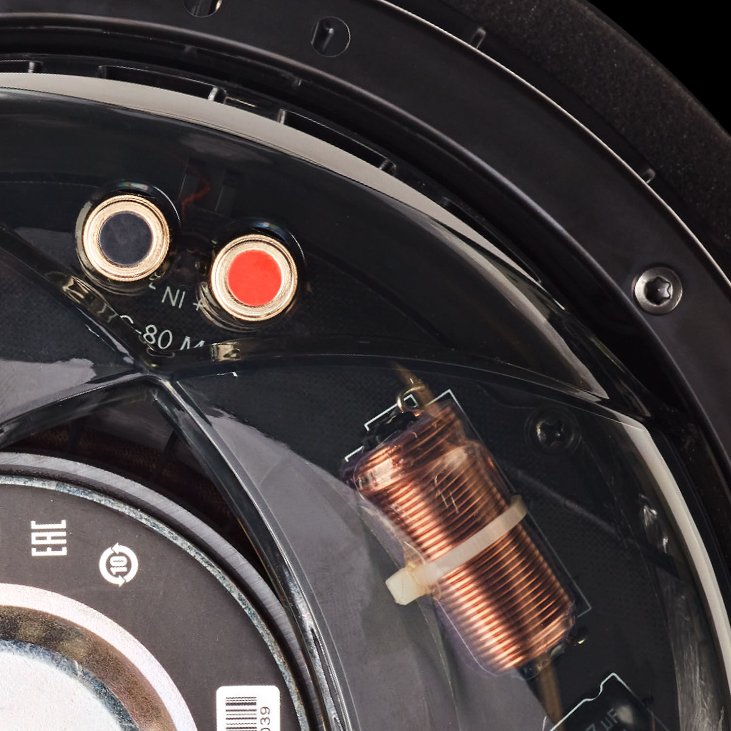 Sophisticated Crossover for optimal driver performance