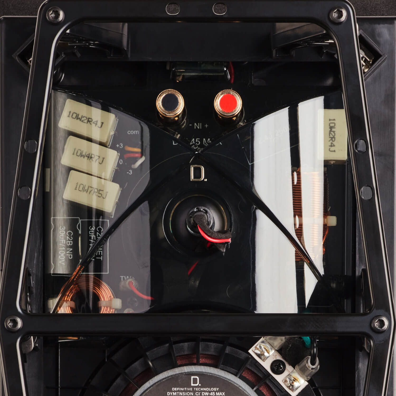 Premium BDSS Woofers with Linear Response Waveguide for robust mids and lows and the ultimate sweet spot