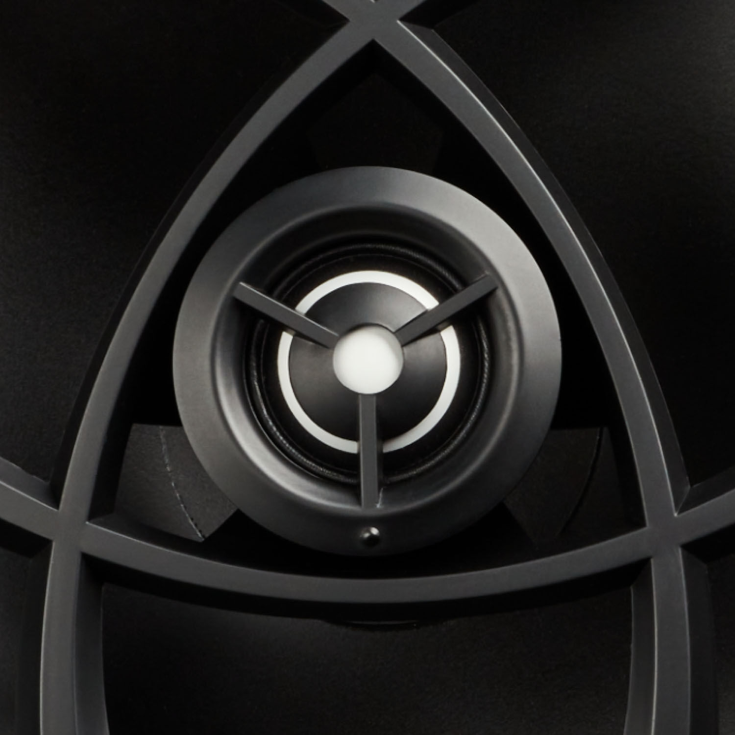 Pivoting Aluminum Oxide Dome Tweeter for lifelike sound everywhere in the room